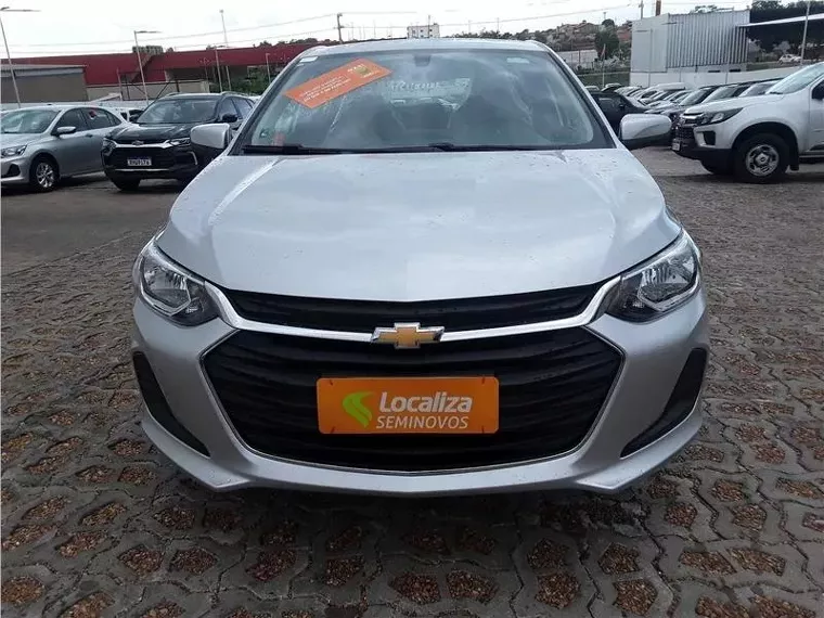 Chevrolet Onix Prata 4