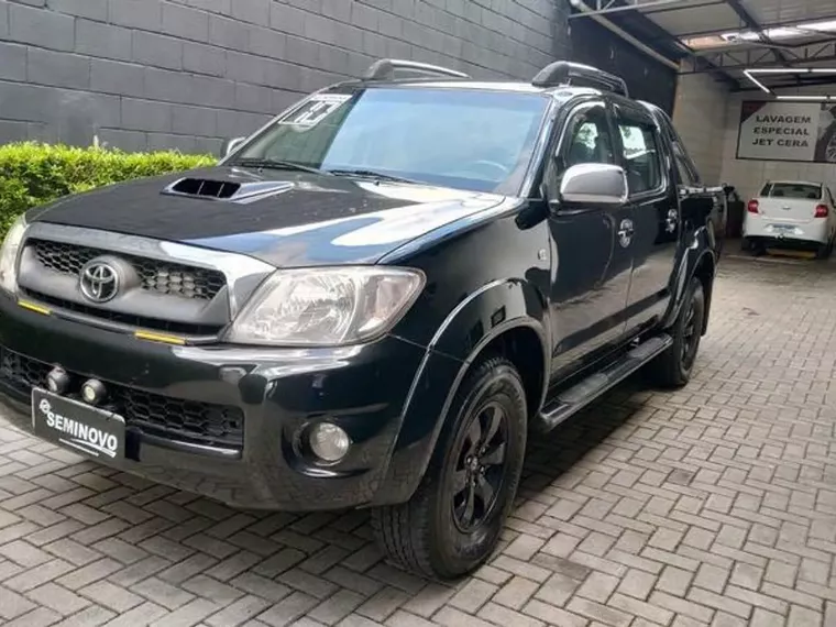 Toyota Hilux Preto 10