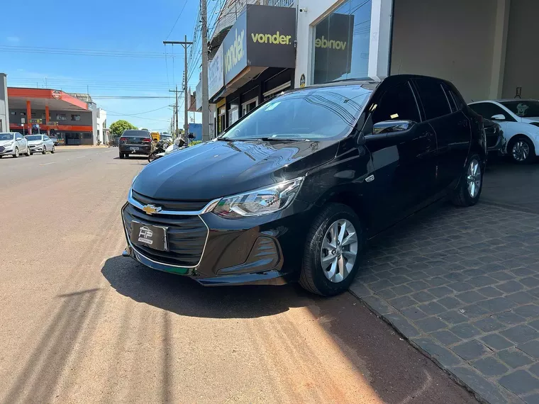 Chevrolet Onix Preto 3