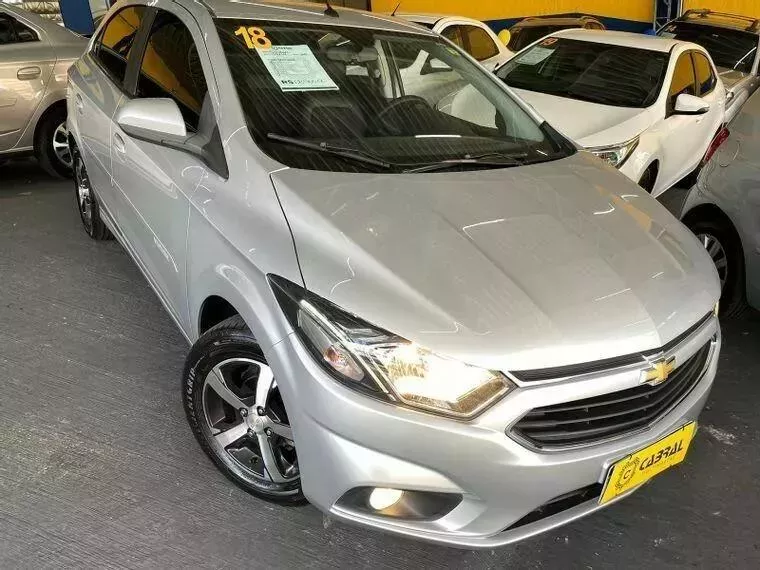 Chevrolet Onix Prata 4