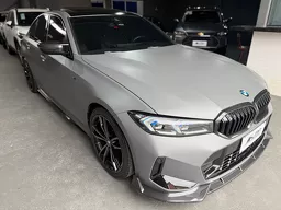 BMW 320i