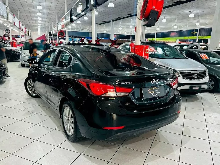 Hyundai Elantra Preto 13