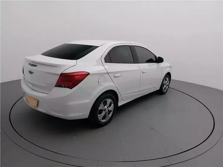 Chevrolet Onix Branco 7