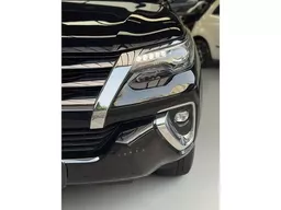 Toyota Hilux SW4
