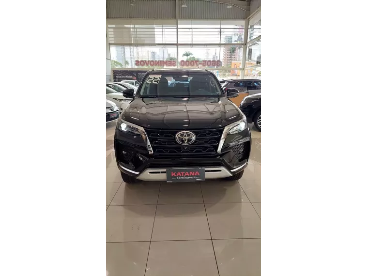 Toyota Hilux SW4 Preto 8