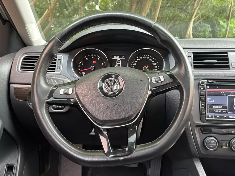 Volkswagen Jetta Prata 13