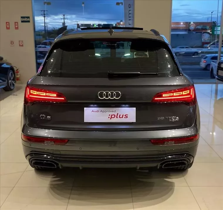 Audi Q5 Cinza 11