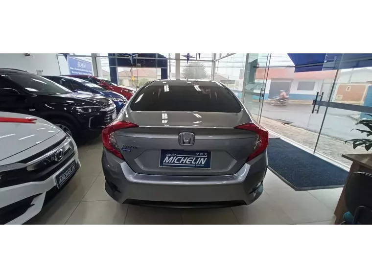 Honda Civic Prata 7