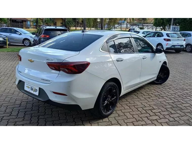 Chevrolet Onix Branco 6