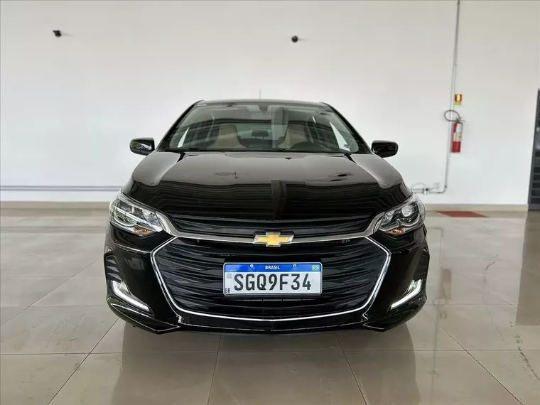 Chevrolet Onix Preto 14