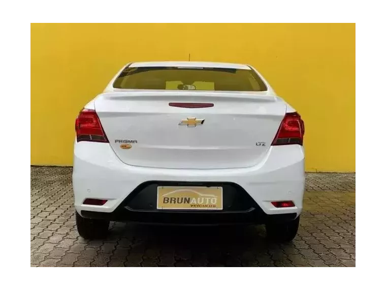 Chevrolet Prisma Branco 8