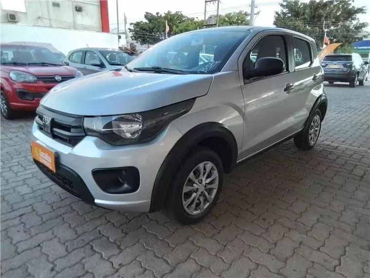 Fiat Mobi Prata 13