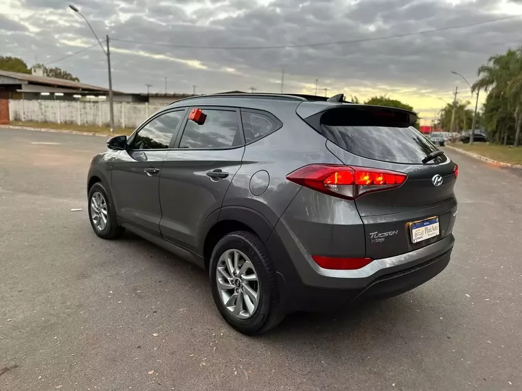 Hyundai Tucson Cinza 4