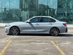 BMW 320i