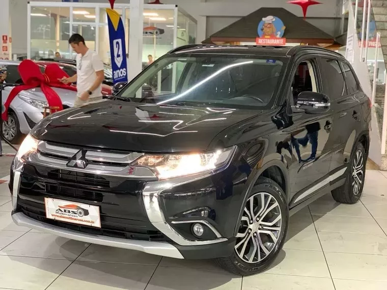 Mitsubishi Outlander Preto 3