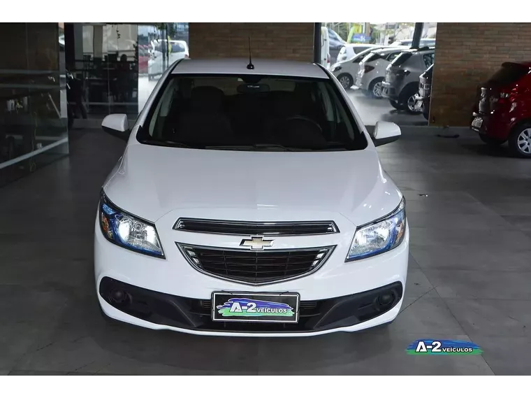 Chevrolet Onix Branco 3