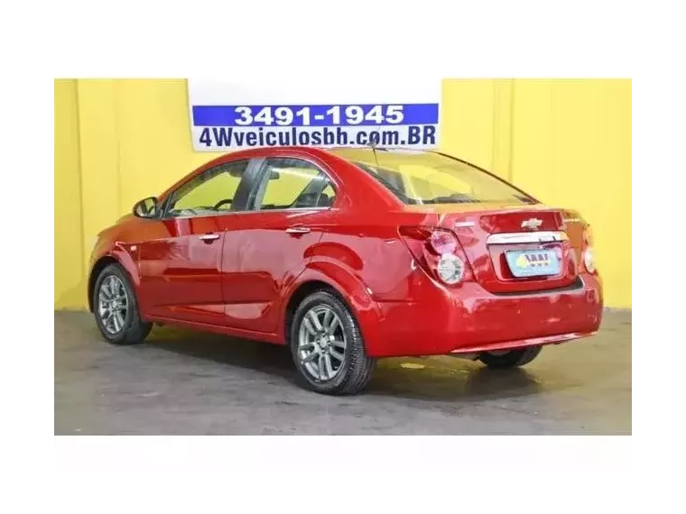 Chevrolet Sonic Vermelho 5