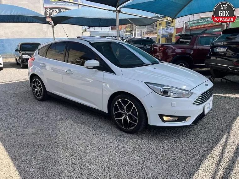 Ford Focus Branco 3