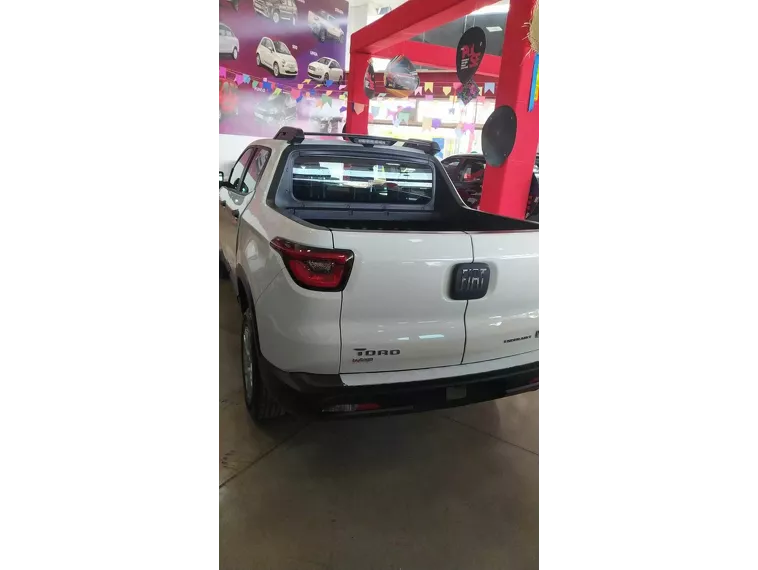 Fiat Toro Branco 3