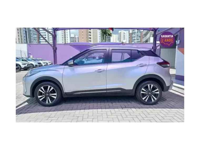 Nissan Kicks Prata 5