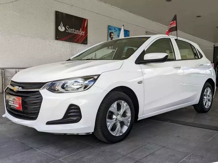 Chevrolet Onix Branco 1