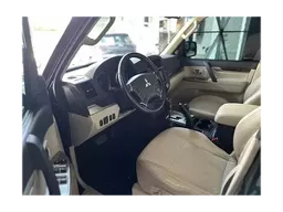 Mitsubishi Pajero Full