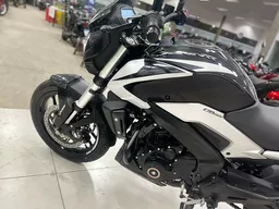 Bajaj Dominar