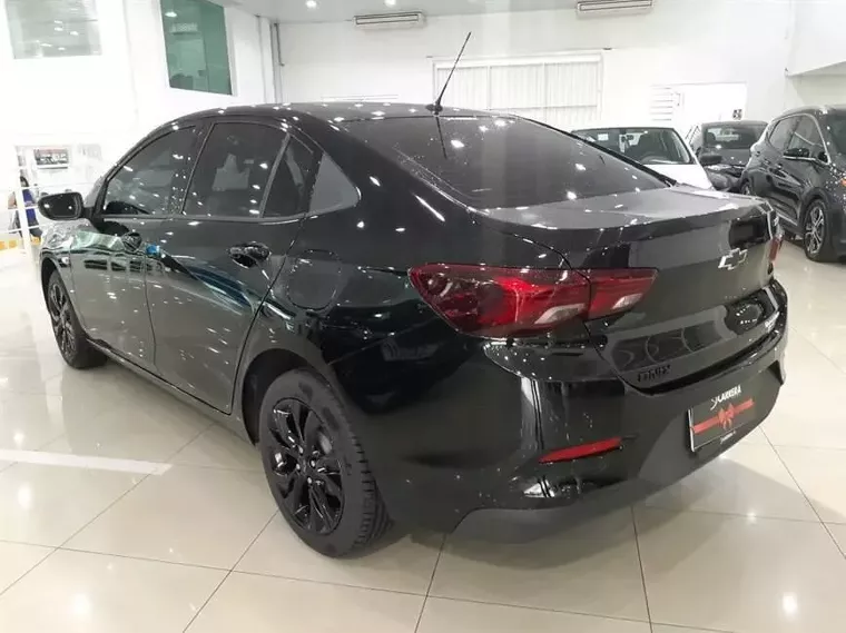 Chevrolet Onix Preto 16