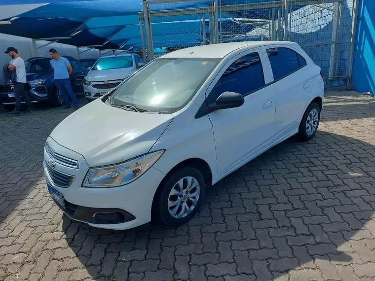 Chevrolet Onix Branco 9