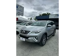 Toyota Hilux SW4