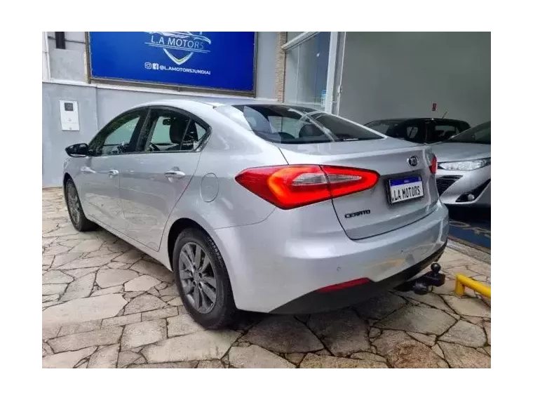 KIA Cerato Prata 1