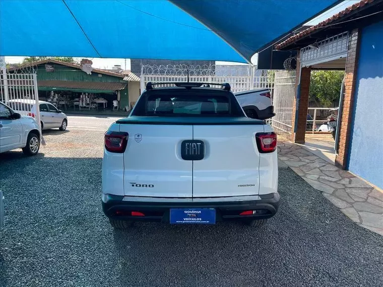 Fiat Toro Branco 10