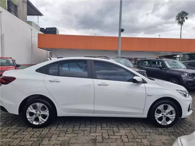 Chevrolet Onix Branco 7