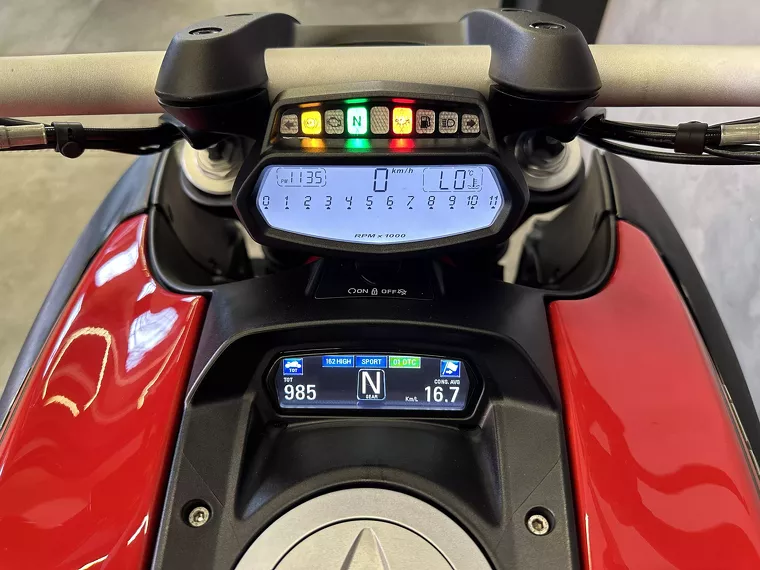 Ducati Diavel Vermelho 7