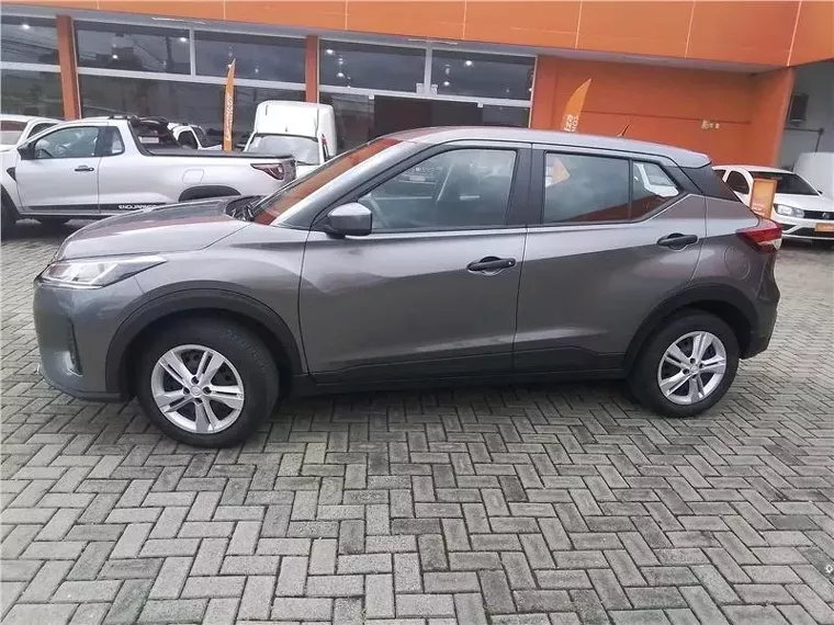 Nissan Kicks Cinza 1