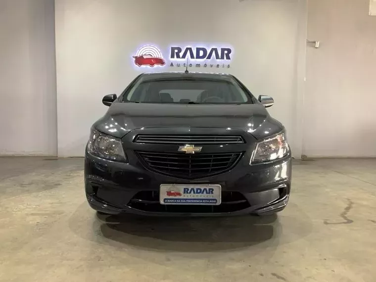 Chevrolet Onix Cinza 3