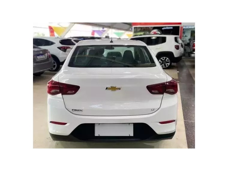 Chevrolet Onix Branco 7