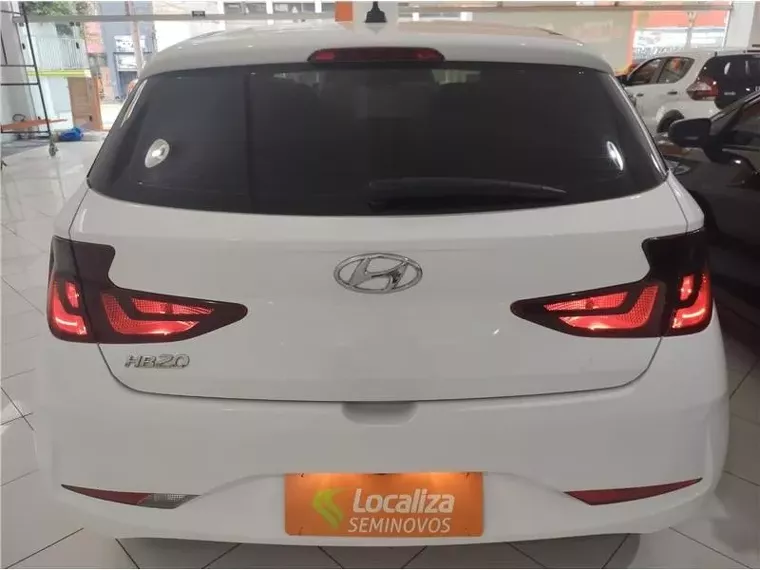 Hyundai HB20 Branco 14