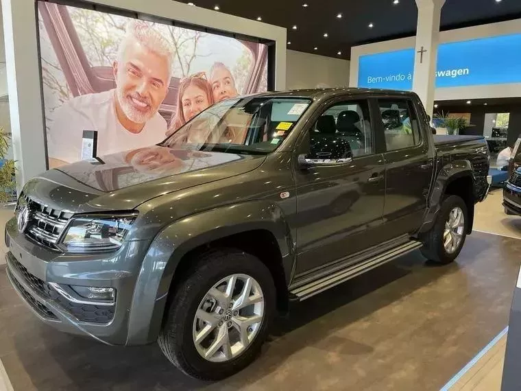 Volkswagen Amarok Cinza 11