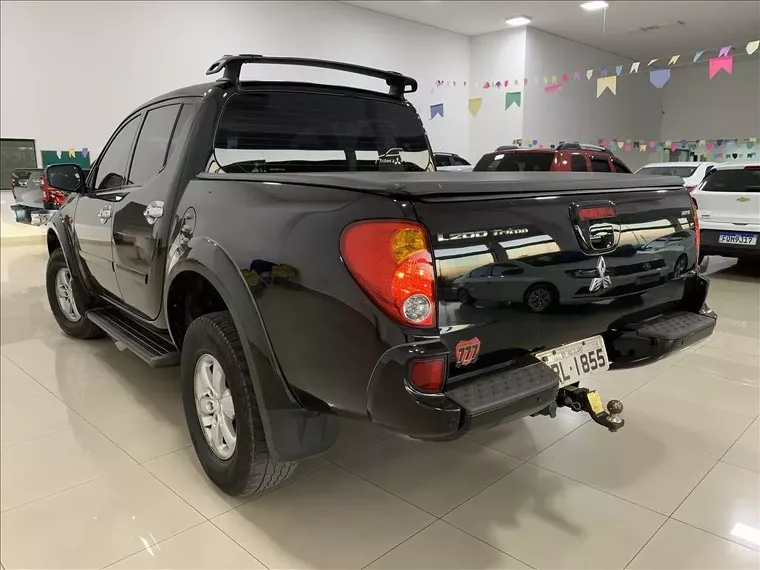 Mitsubishi L200 Triton Preto 9