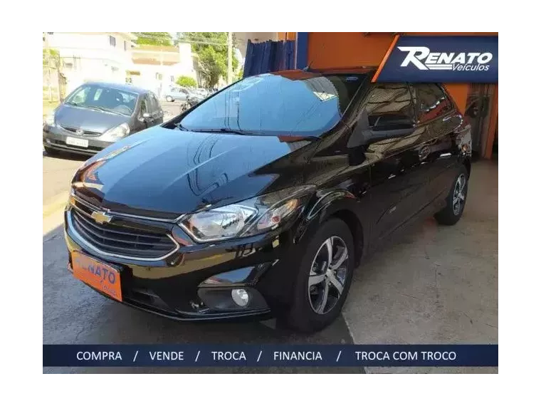 Chevrolet Onix Preto 4