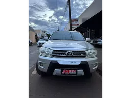 Toyota Hilux SW4