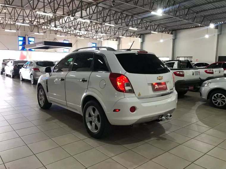 Chevrolet Captiva Branco 11