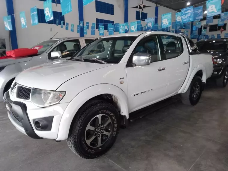 Mitsubishi L200 Branco 2