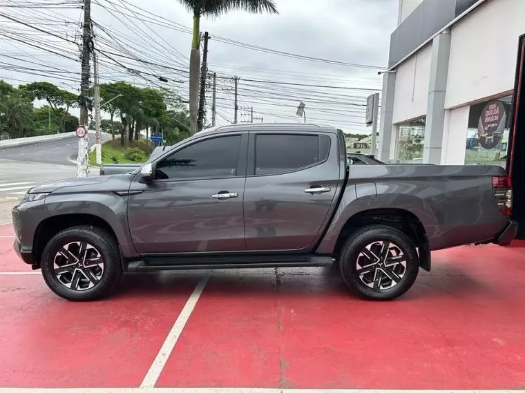 Mitsubishi L200 Triton Cinza 3