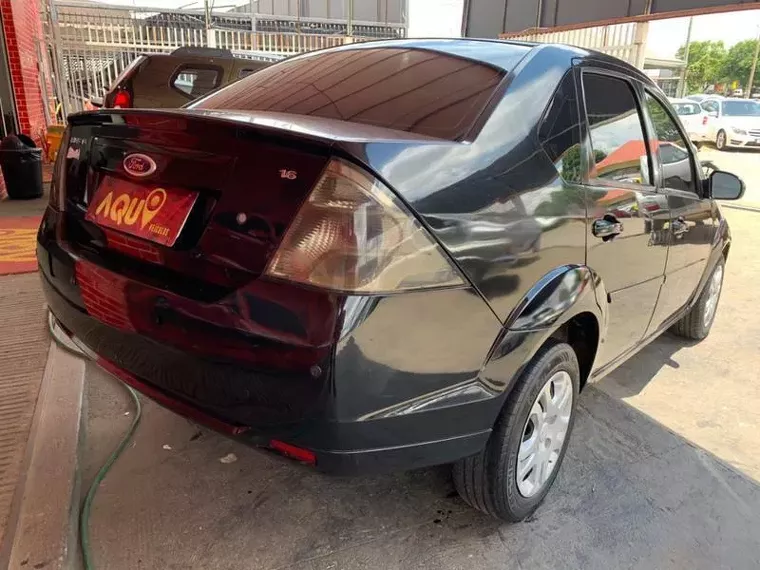 Ford Fiesta Preto 15