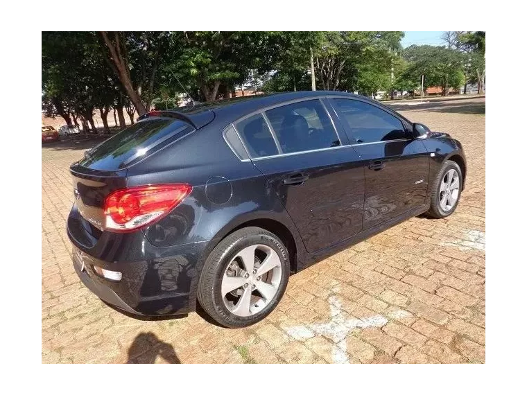 Chevrolet Cruze Preto 4