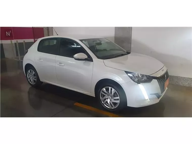 Peugeot 208 Branco 9