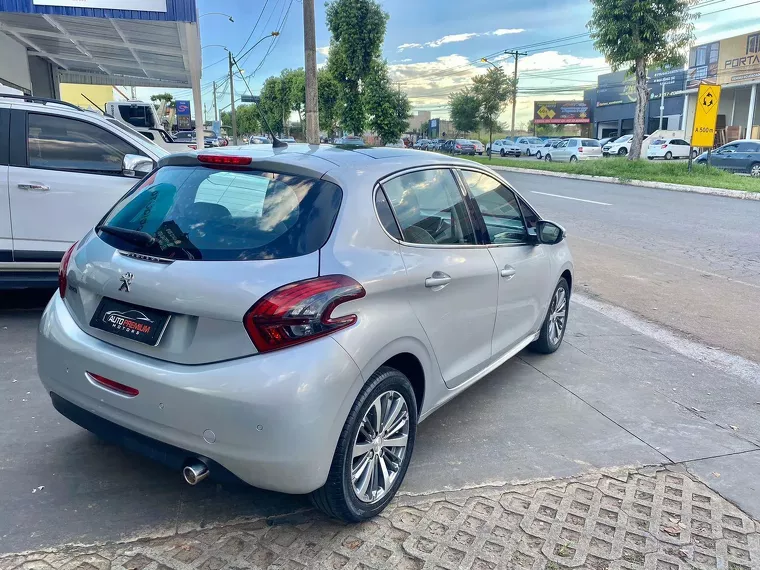 Peugeot 208 Prata 4