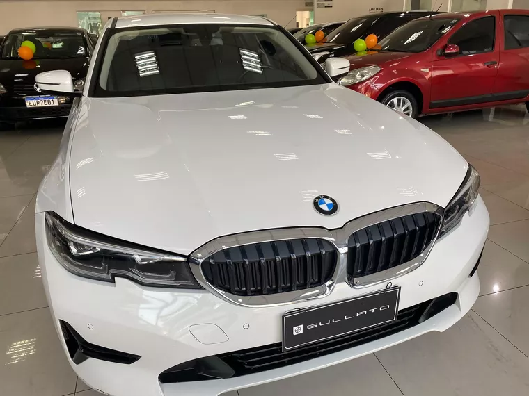 BMW 320i Branco 7